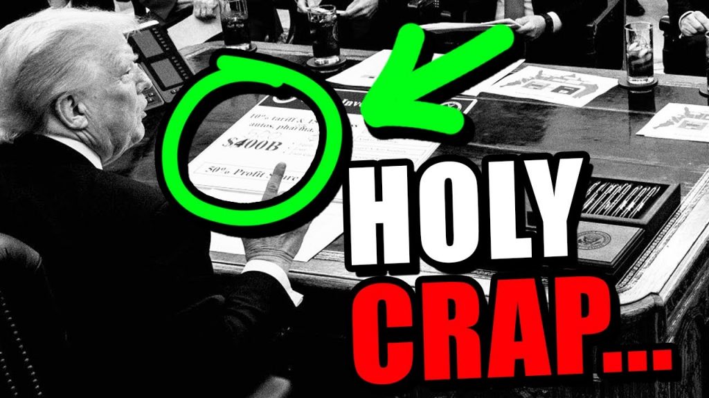 Someone spotted this on Trump’s desk…